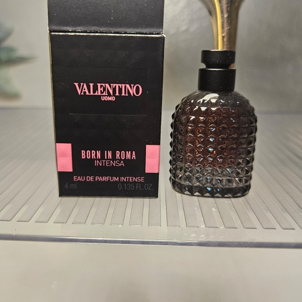 Valentino Uomo Born in Roma Intensa Eau de Parfum Intense - - Picture 2 of 5